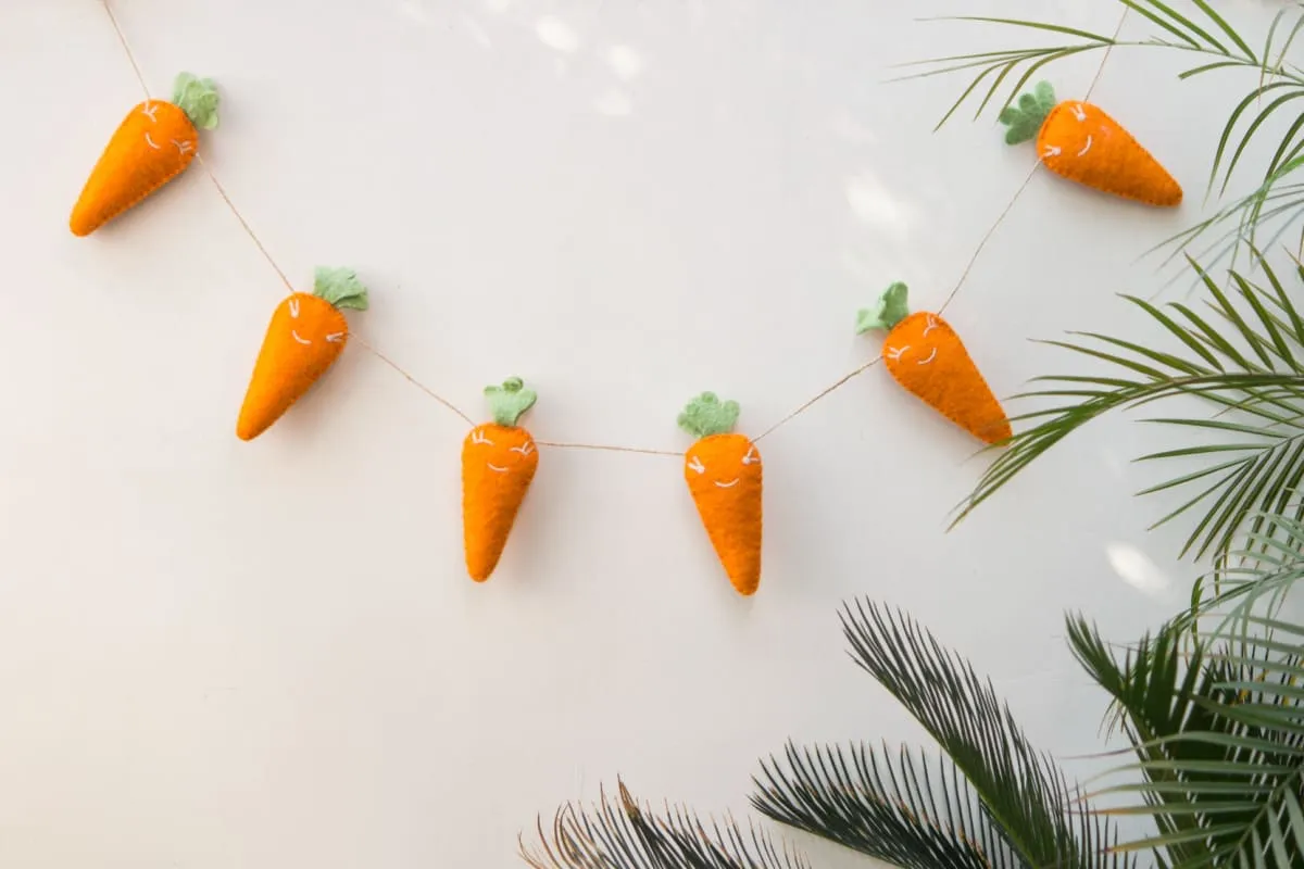 De Kulture Handmade Premium Wool Felt Easter Carrot Garland Eco Friendly Eastertide Wall Hanging Home Office Wedding Party Holiday Decoration Banner 48 Inches